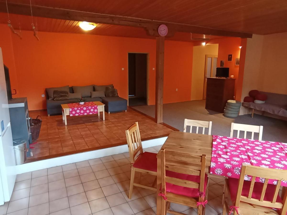 Bydlinska Zahradka Tesikov Villa Sternberk Ngoại thất bức ảnh